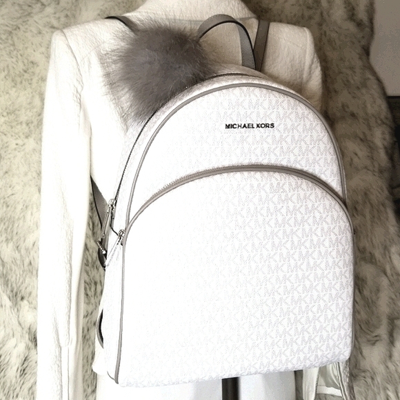 2 pcs Michael Kors Backpack + Wristlet wallet only - Picture 3 of 11